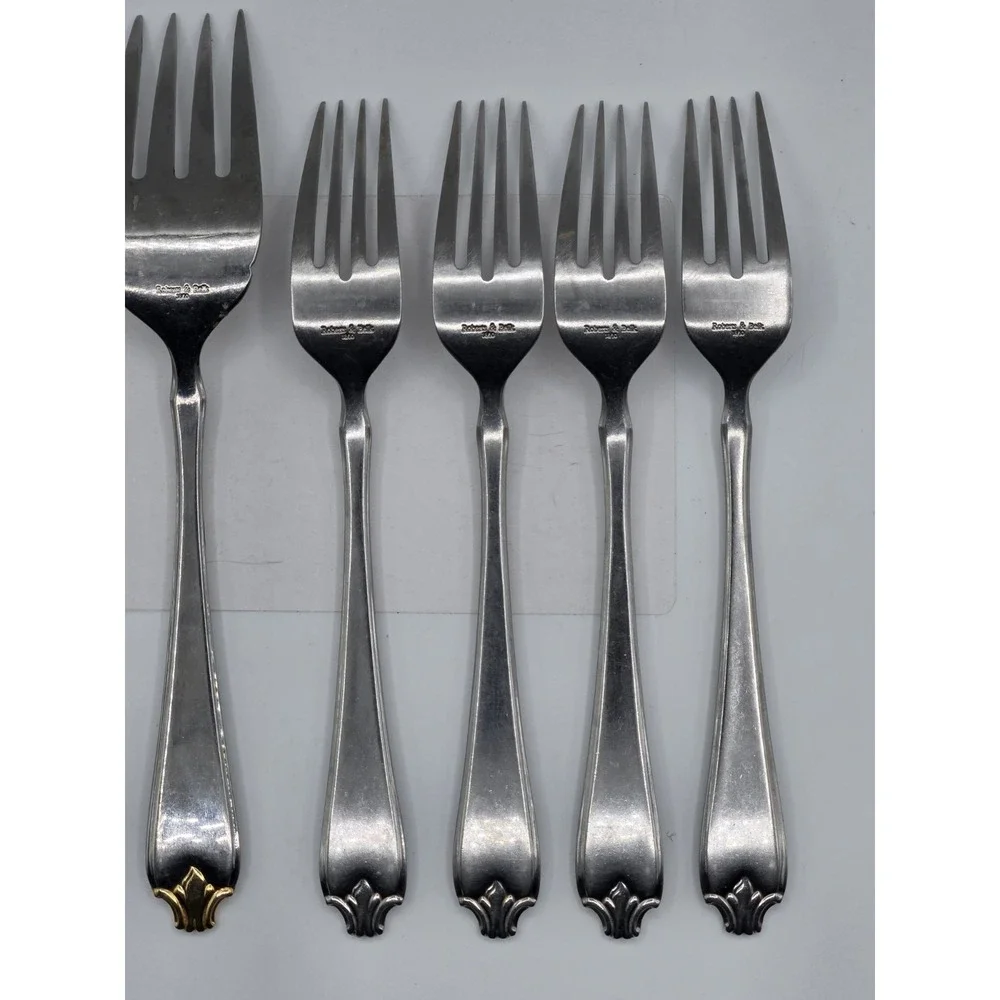 Roberts‎ & Belk 18/10 Flatware Lot Of 7 Pieces Serving Spoon Fork 4 Dinner Forks